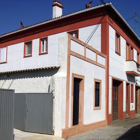 مبيت وإفطار أفيرو Casa 3 Aguias المظهر الخارجي الصورة